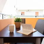 شقة Kadiani's Urban Nest By 8essentially *