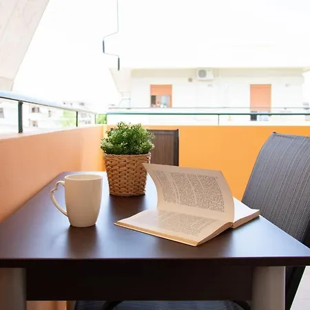 Daire Kadiani's By 8essentially *