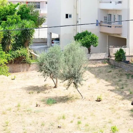 Apartment Kadiani's By 8essentially