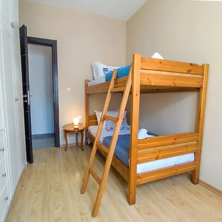Kadiani's By 8essentially Apartment