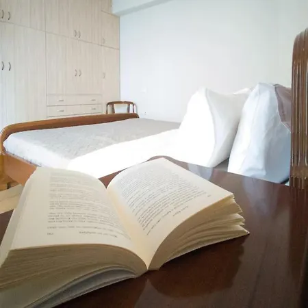 Kadiani's By 8essentially Apartment