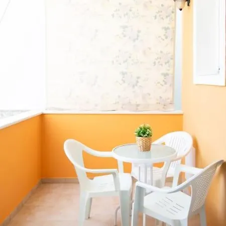 Apartment Kadiani's By 8essentially