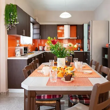 Kadiani's By 8essentially Apartment