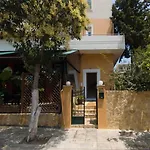 Kadiani's Urban Nest By 8essentially Apartmán